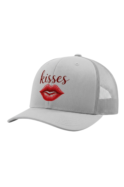 Gray cap with red lips and 'kisses' text on a white background
