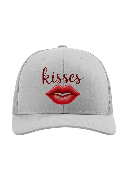 Gray cap with red lips and 'kisses' text on a white background